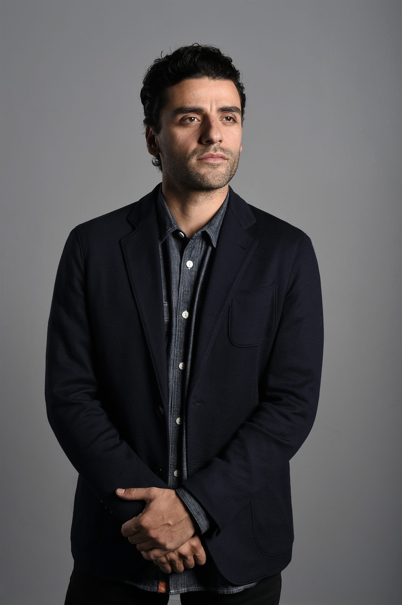 Оскар айзек. Oscar Isaac. Оскар Айзек Эрнандес. Oscar Isaac 2022. Оскар Айзек аутфит.