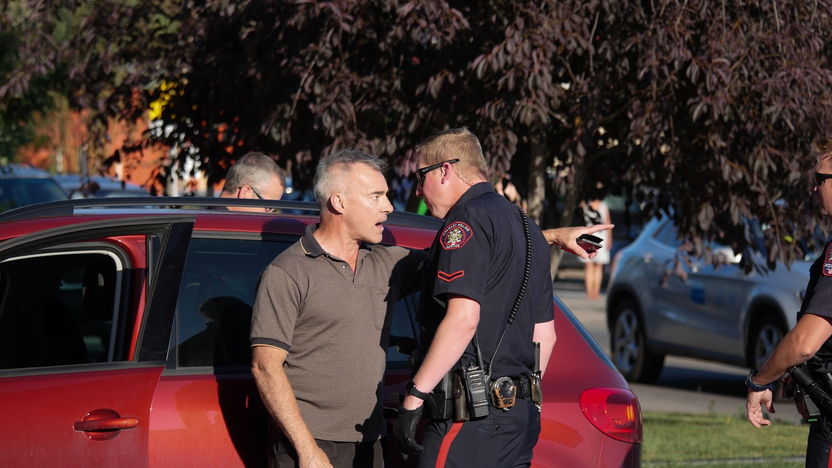 Police Confront Angry Driver At Crash Scene Citynews Calgary