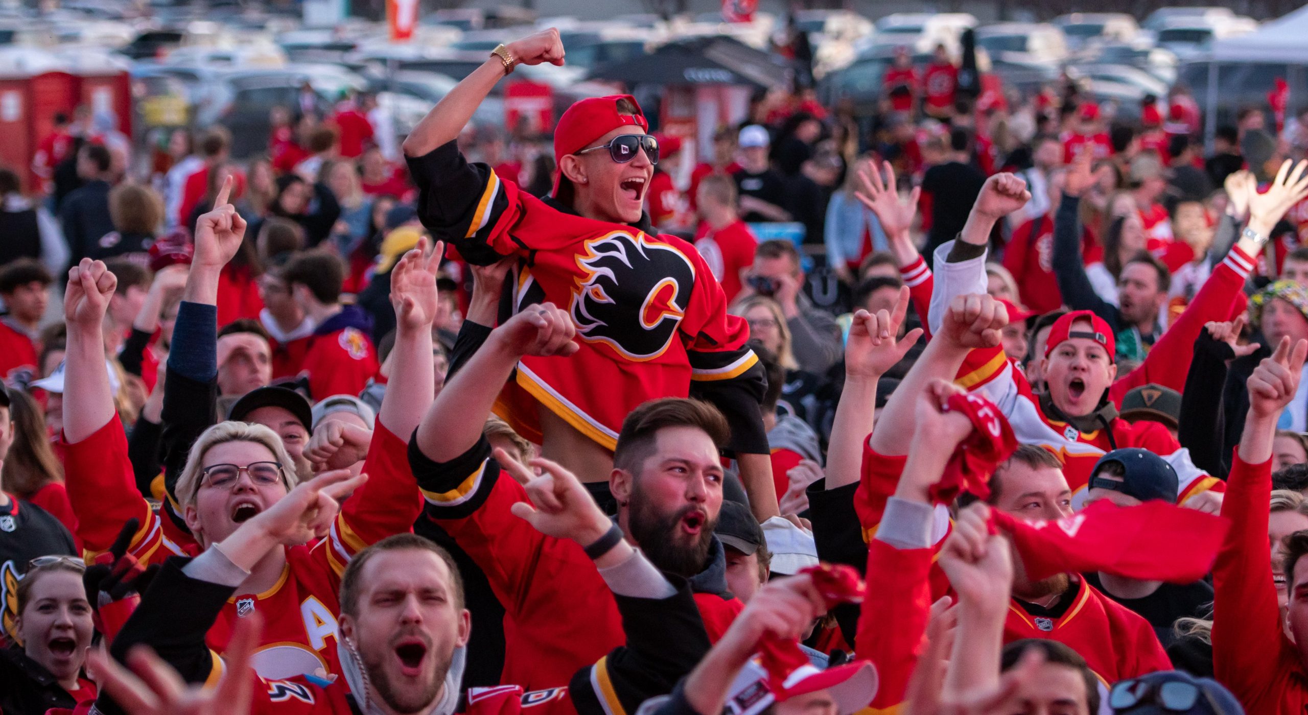 Live A Look At Calgary Flames Fans For Battle Of Alberta Game 4 In Edmonton