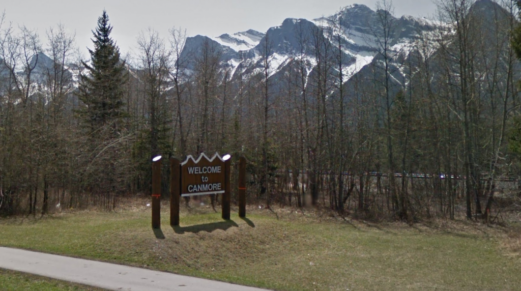 Welcome to Canmore sign