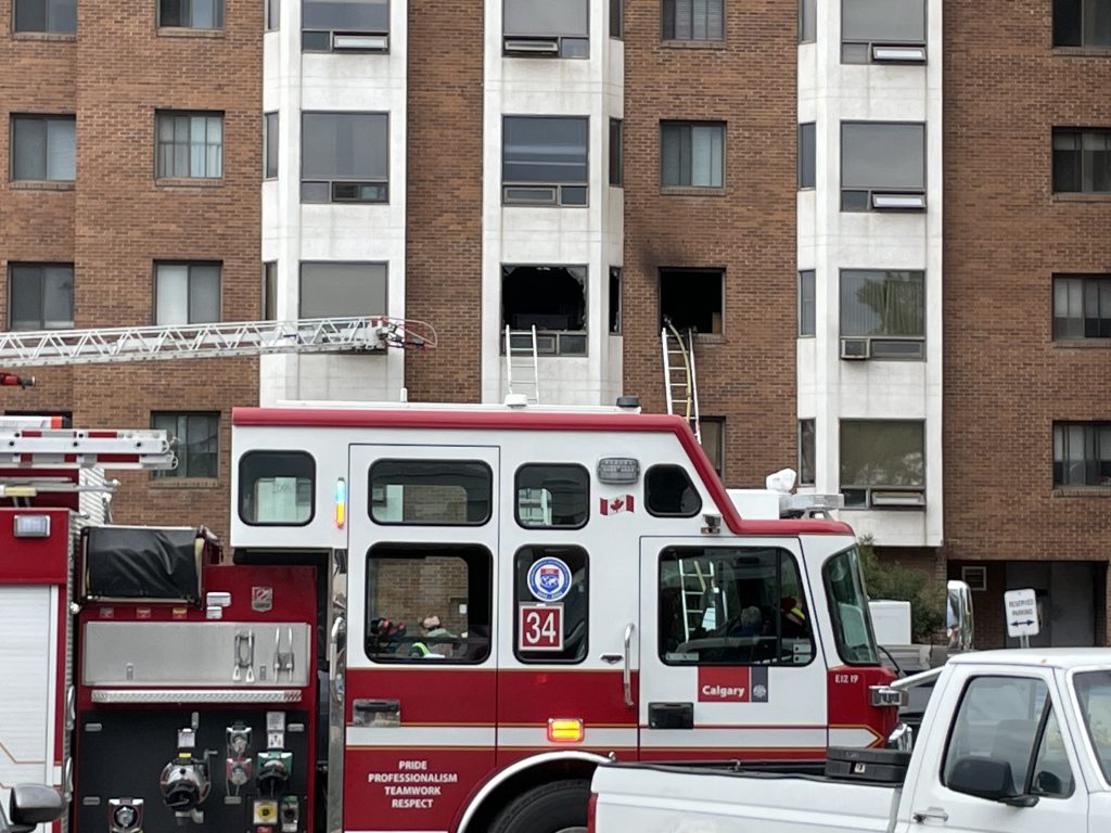 A Calgary fire truck in front of a SE seniors home