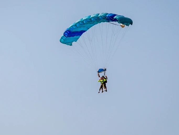 Nearly 40 Calgarians are preparing to jump for a perfectly good airplane Saturday to raise money for kids with cancer.