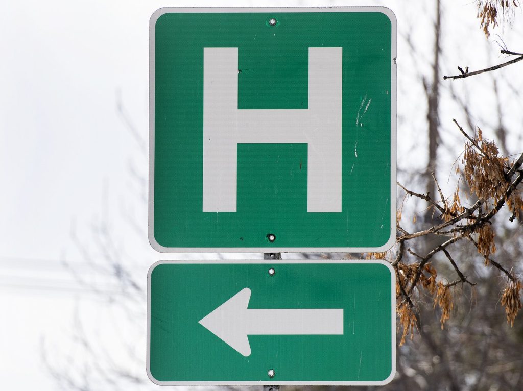 A sign for a hospital in Montreal