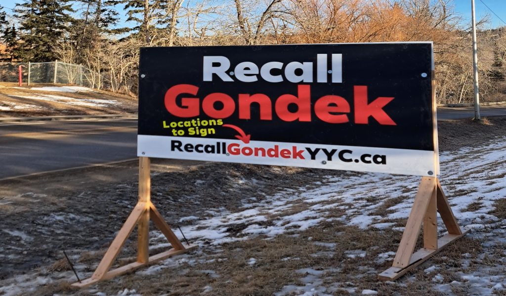 A sign advertising for the recall of Calgary Mayor Jyoti Gondek. (Nadia Moharib, CityNews image)