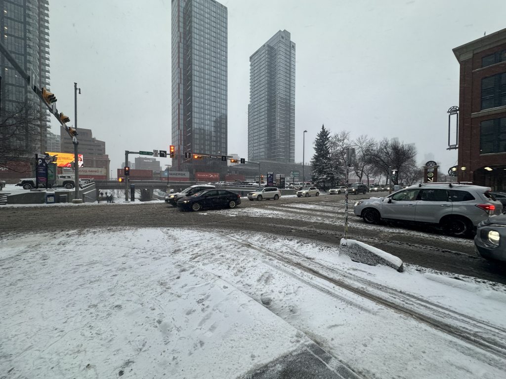 Snowfall warning in place for Calgary with up to 30 cm possible