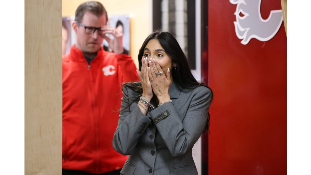 Zoe Harveen Kaur Sihota expresses surprise as she sees the jerseys for the first time