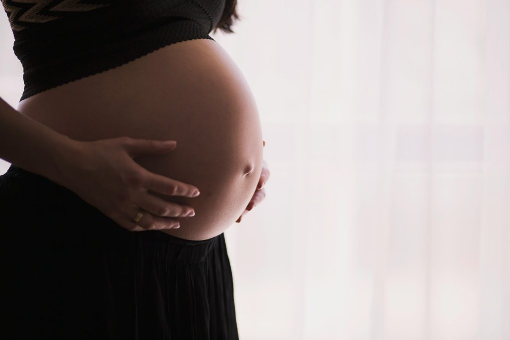 Women in Alberta waiting longer to have kids: UCalgary study