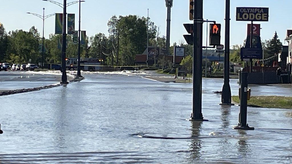 16 Avenue flooding