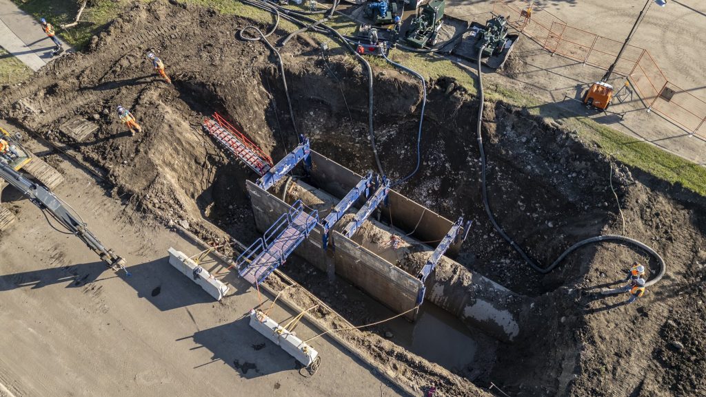 Calgary mayor says city considering replacing water pipe that ruptured