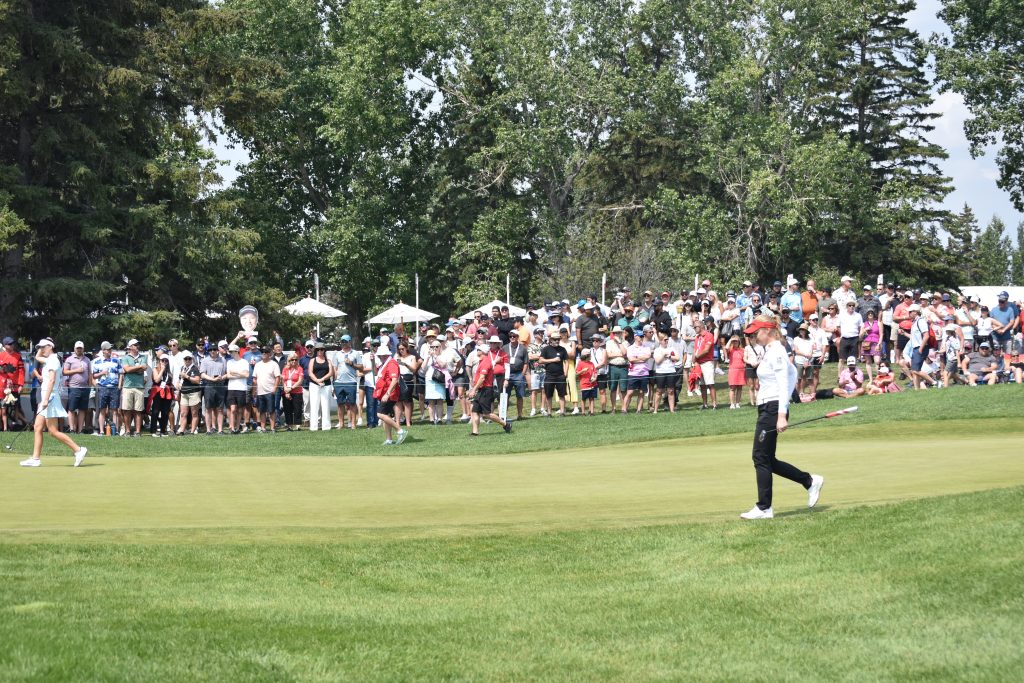 A large crowd follows Canada's Brooke Henderson during the final round at the CPKC Women's Open in Calgary on July 28, 2024. (Sandra Prusina, 660 NEWS)