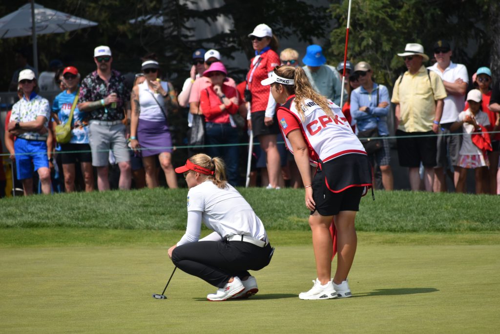 Canada's Brooke Henderson surveys the green on the first hole of the final round at the CPKC Women's Open in Calgary on July 28, 2024. (Sandra Prusina, 660 NEWS)