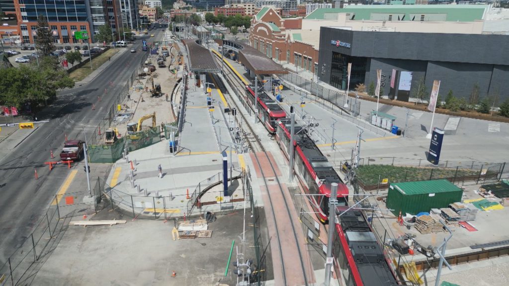 Stretch of CTrain Red Line closed this weekend, shuttle buses running