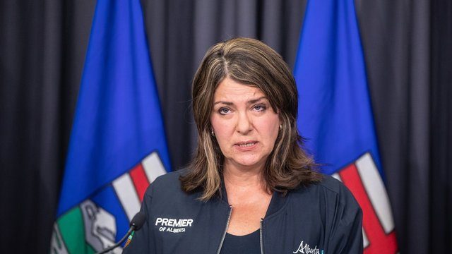 Premier's office clarifies Smith's chemtrail comments after criticism from Liberal MP