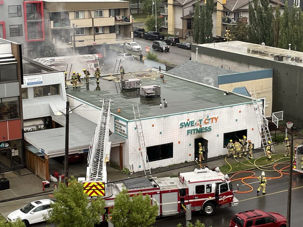 Crews are on scene at a fire in a gym in Calgary's Sunalta neighbourhood on Wednesday, Aug. 28, 2024. (Courtesy Keegan Frohlich)