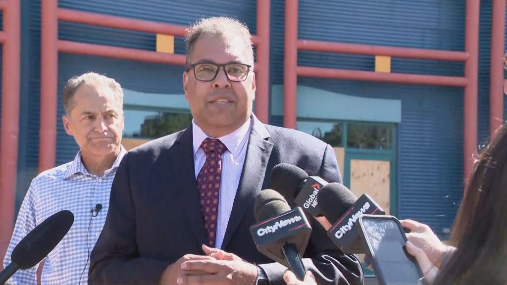 Nenshi blasts province for pulling Calgary's Green Line LRT funding