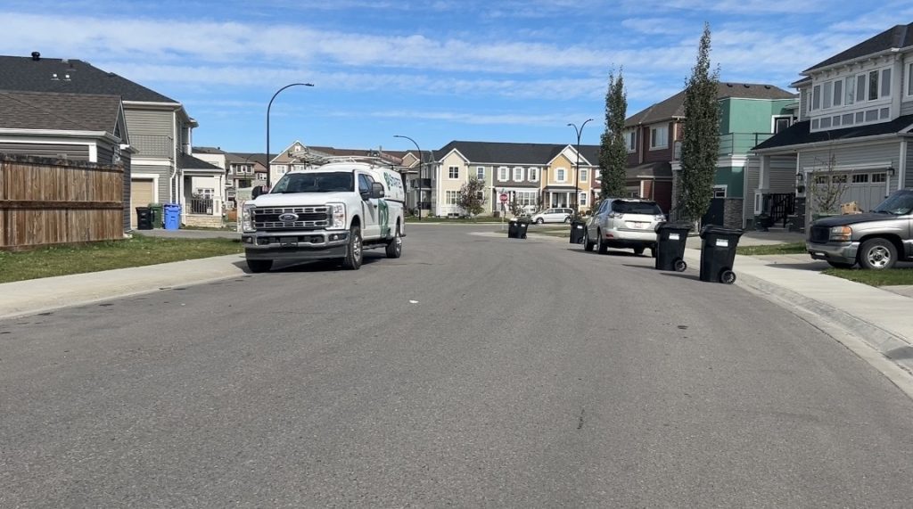 Suspects sought after NE Calgary shooting leaves man in critical condition