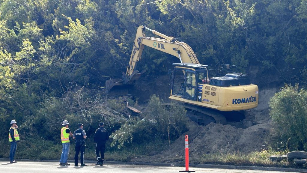 City crews, police removing large tunnel encampment found near Stampede Park