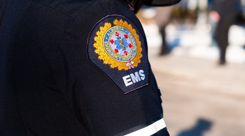 One dead in serious vehicle crash SW of Calgary: EMS