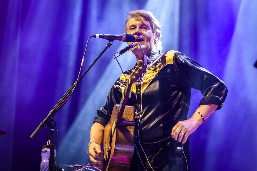 Jim Cuddy talks solo career, Blue Rodeo longevity ahead of Calgary stop