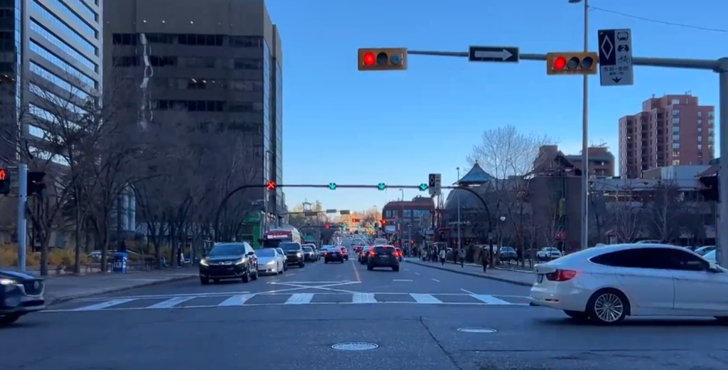 Calgary advocacy group calls for end to rush-hour lane reversals on Centre Street