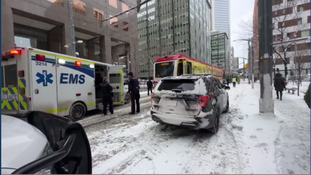 Pedestrian hit by CTrain in downtown Calgary, 7 Avenue closed