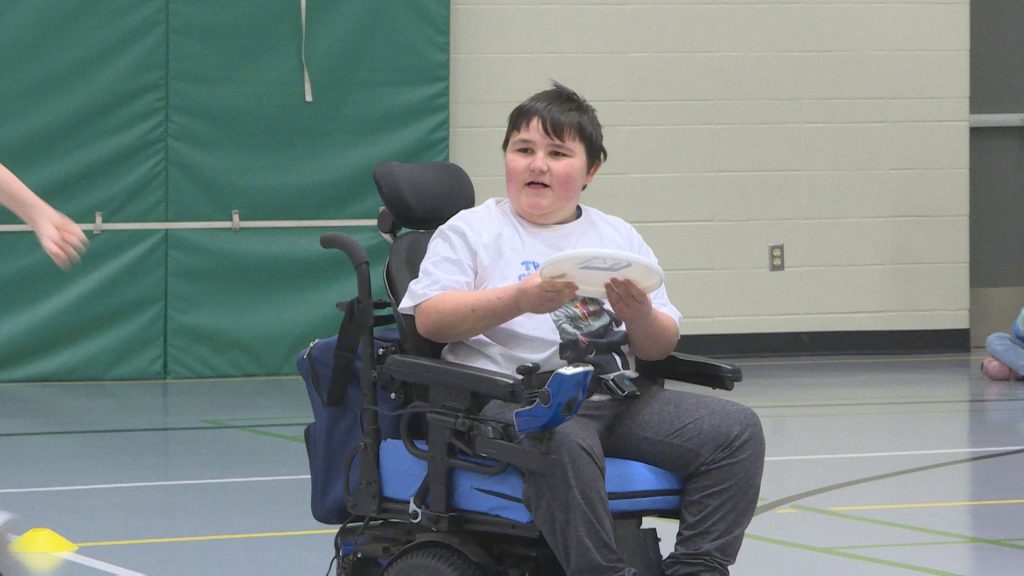 Calgary student sets world record for longest frisbee throw in wheelchair