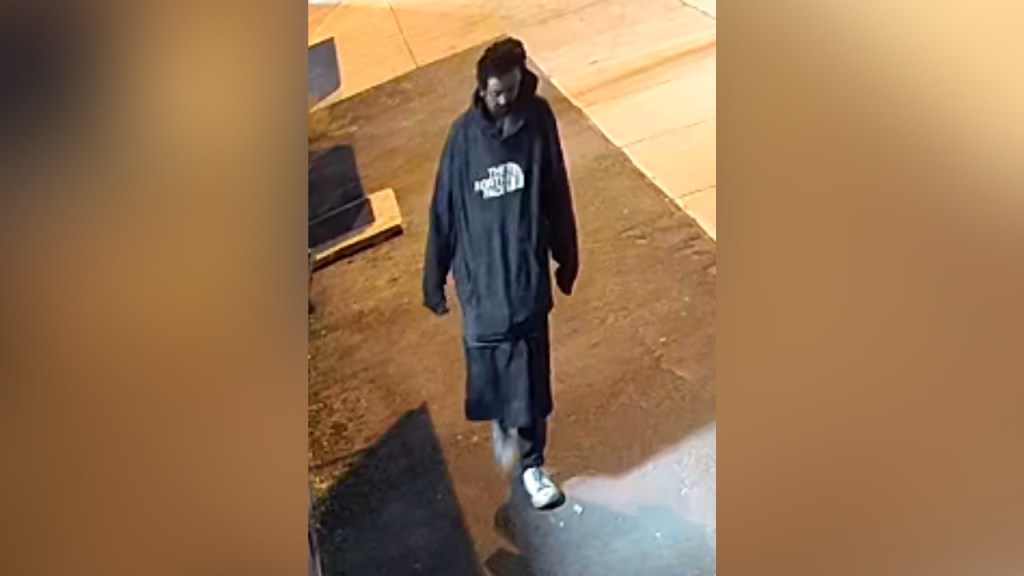 Suspect sought after woman sexually assaulted at knifepoint in downtown Calgary