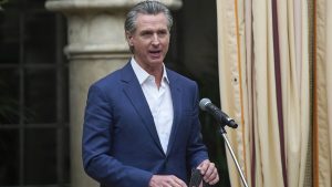 ​California governor urges Canadians to reconsider U.S. travel boycott amid tariff dispute​
