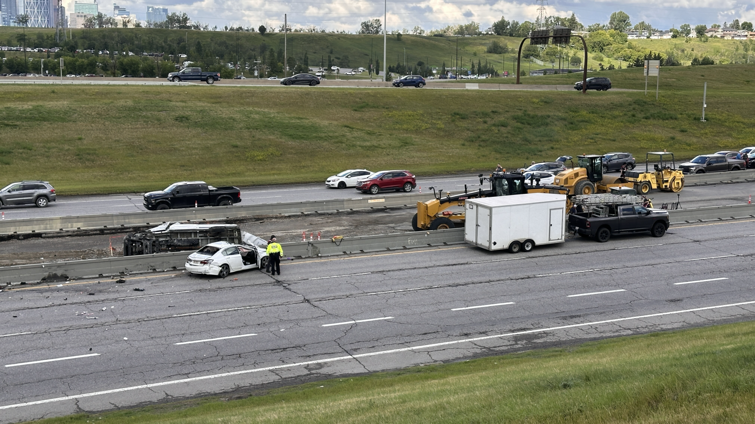 Deerfoot Trail reopens in NE Calgary after serious crash