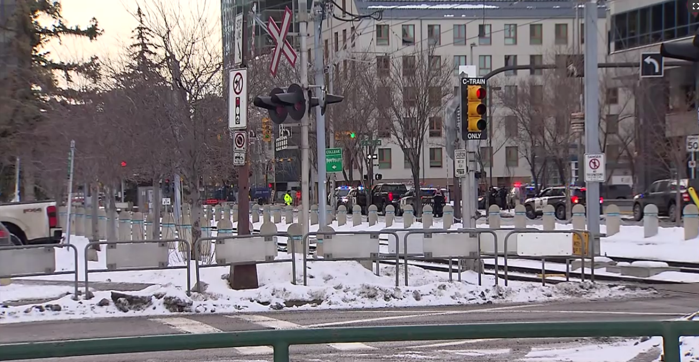 Transit delays after suspected impaired blocks downtown Calgary CTrain tracks