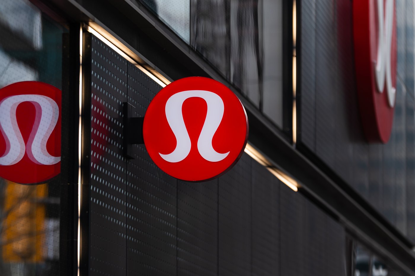 Calgary police seize $150K in stolen Lululemon merch from home