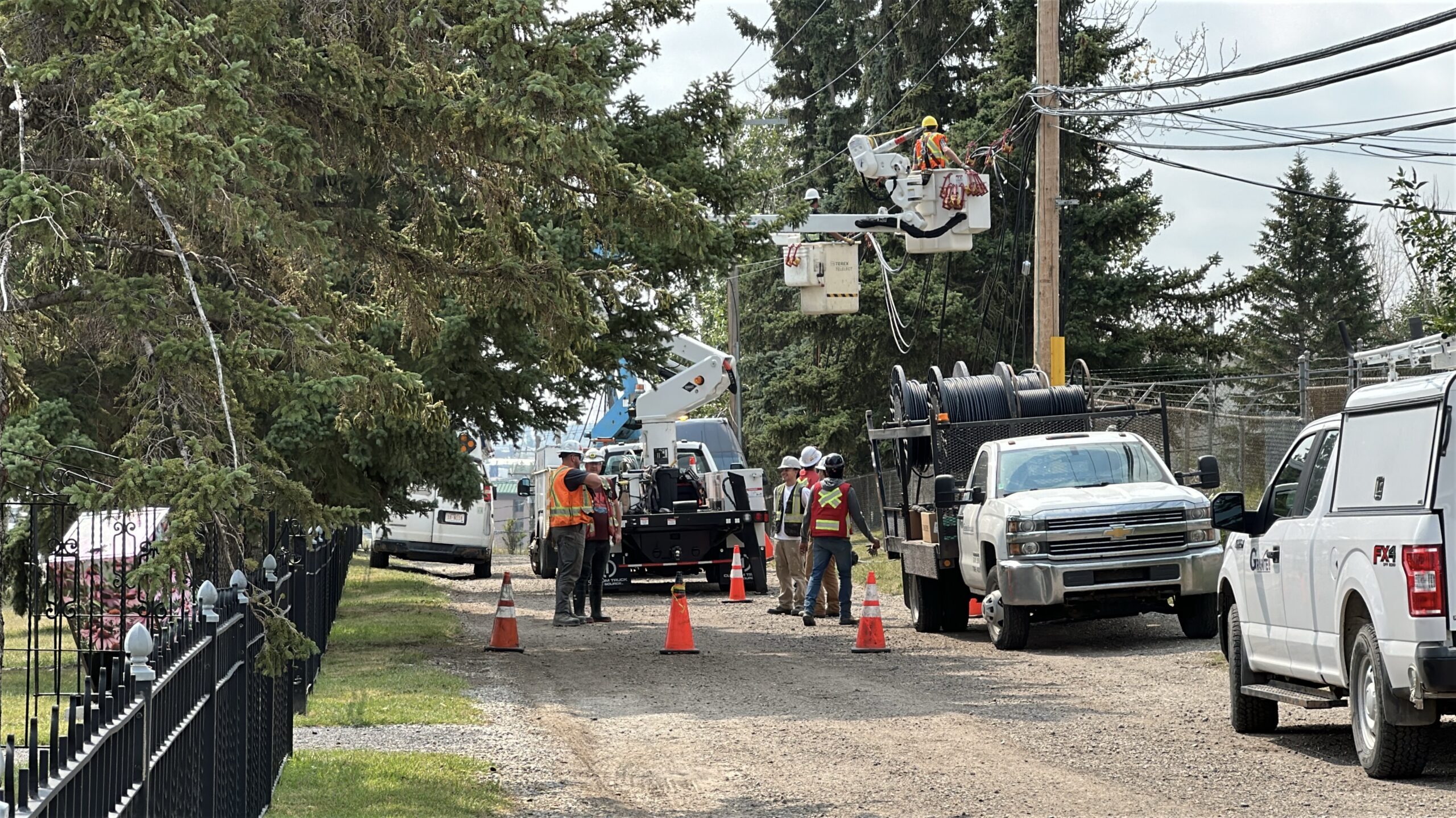 Rogers Service Disruption Hits Calgarians After Fibre Cut