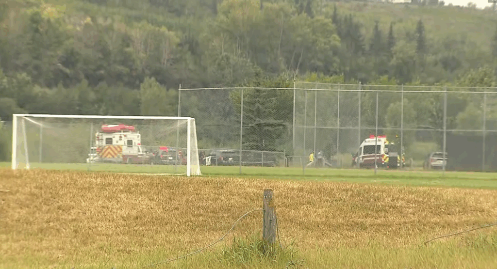 Calgary officer shot during traffic stop; suspect found dead following chase through Edworthy Park