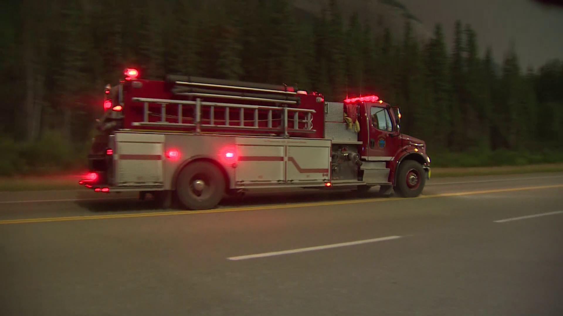 Volunteer firefighter sees remains of home destroyed by Jasper wildfire