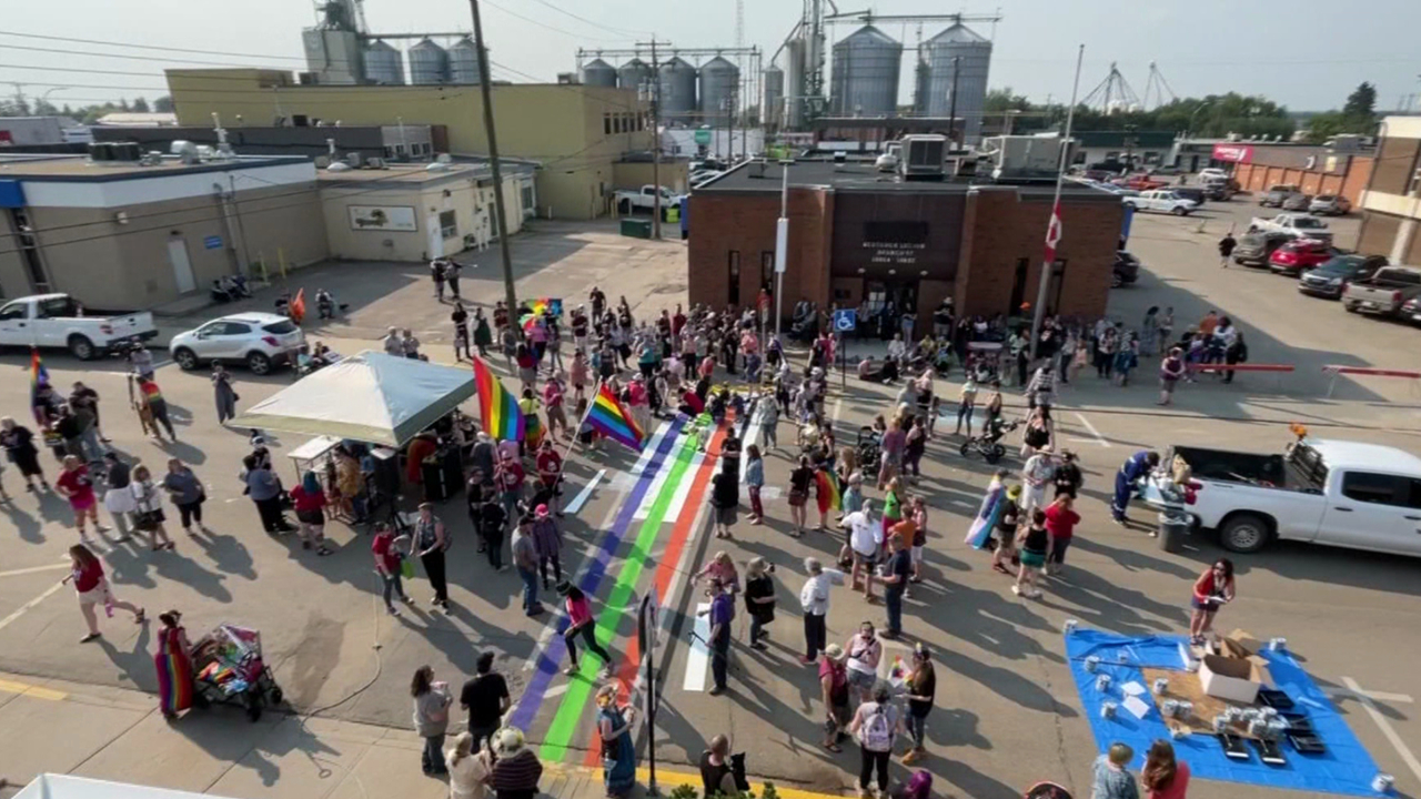 Alberta town bans Pride crosswalks, flags | CityNews Calgary